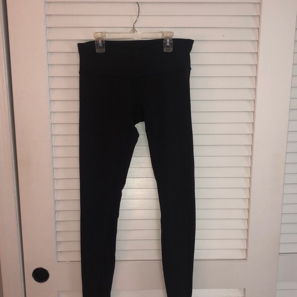 Lululemon Black Wunder Under leggings
